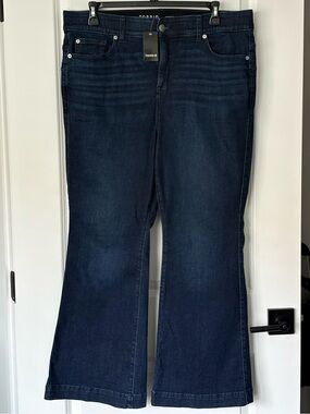 Torrid Bombshell Super Soft High-Rise Flare Jeans 18 Short NWT New Moon